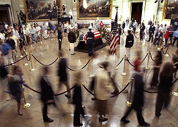 WASHINGTON RINDE HOMENAJE AL EX PRESIDENTE REAGAN.