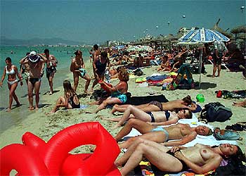 Las playas de Baleares necesitan un 'lifting'.