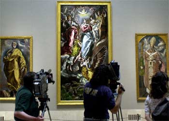 Las pinturas de El Greco para la capilla Oballe, de Toledo, con la Inmaculada en el centro, expuestas en el Prado.