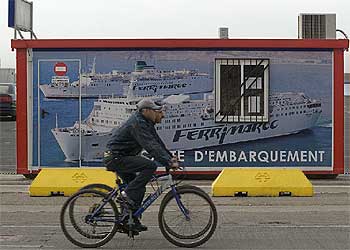 Tregua inicial en la Operación Paso del Estrecho
