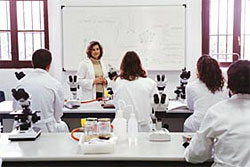 La ANECA destaca la calidad de la licenciatura de Biología de la Universidad SEK de Segovia