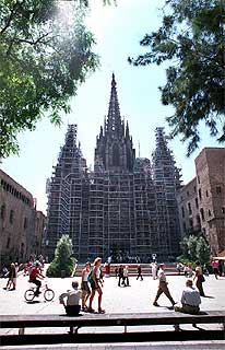La catedral se cubre de andamios
