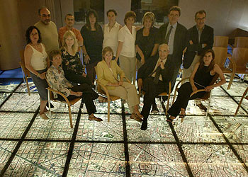 Los responsables de Bcn.es, con la ciudad a sus pies.