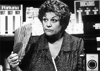 Emma Penella, en  La estanquera de Vallecas,  de Eloy de la Iglesia.