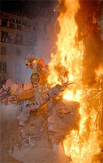 La 'cremà' consume las fiestas de Alicante