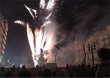 Fiesta pirotécnica por los 150 años de la rambla de Tarragona