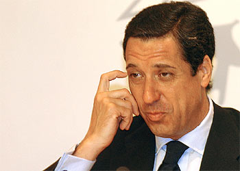 Eduardo Zaplana, portavoz parlamentario del PP, durante la rueda de prensa que ofreció en el Congreso.