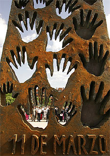 MONUMENTO EN LEGANÉS A LAS VÍCTIMAS.
