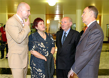 Felicitaciones y consejos entre 'arartekos'