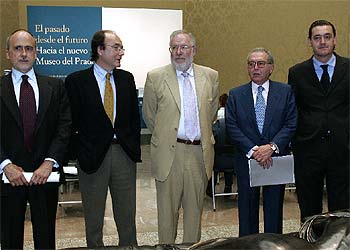 Óscar Fanjul, Francisco Calvo Serraller, Carlos Berzosa, Eduardo Serra y Miguel Zugaza (de izquierda a derecha), ayer en el Museo del Prado.