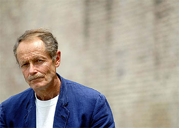 Erri de Luca publicó su primera novela en 1989, 'Aquí no, ahora no'.