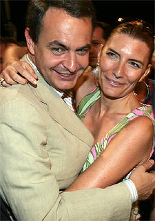 Abrazo tras la votación