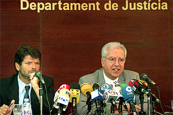 El consejero de Justicia, Josep Maria Vallès, a la derecha, y el secretario de prisiones, Albert Batlle.