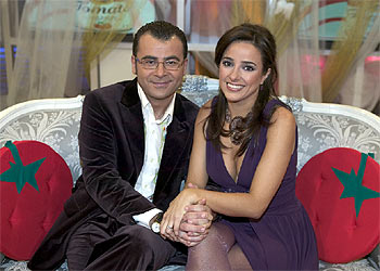 Jorge Javier Vázquez y Carmen Alcayde, presentadores de  Aquí hay tomate. 