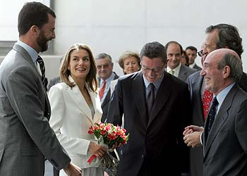 Los Príncipes inauguran la nueva sede de las Cámaras