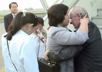 Reencuentro en Yakarta entre el desertor y la secuestrada