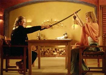 Uma Thurman, a la derecha, en la película de Quentin Tarantino  Kill Bill Vol. 2.  