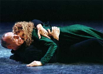 Eusebio Poncela y Claudia Sanchis, en un momento del ensayo general de  Macbeth. 