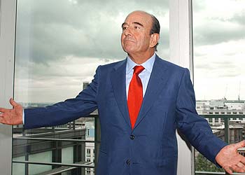 Emilio Botín, tras presentar en Londres el acuerdo para la compra del Abbey.rnrn ASSOCIATED PRESS