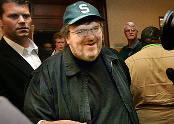El director de cine Michael Moore asiste estos días  a la convención del Partido Demócrata en Boston.