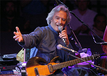 John McLaughlin, durante su actuación en San Sebastián.