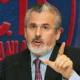 El juez Baltasar Garzón, instructor del  caso Pinochet,  ayer en los cursos de El Escorial.