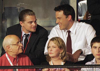 EL CINE APOYA A KERRY.