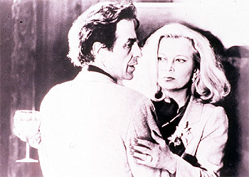 John Cassavetes y Gena Rowlands, en un fotograma de 'Corrientes de amor' (1984).