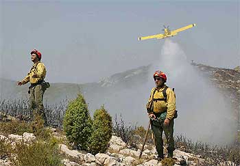 CONTROLADO UN INCENDIO EN LA RIBERA DE CABANES.