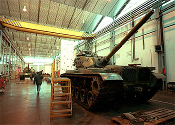 Interior de una de las factorías de la empresa Santa Bárbara.