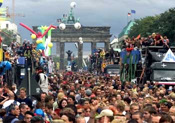 El 'Love Parade' es una de las fiestas veraniegas más emblemáticas de Berlín.