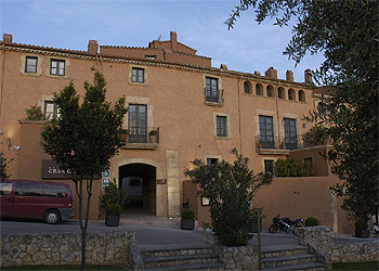 El hotel Gran Claustre recupera un antiguo convento  erigido en 1732 en el casco histórico de Altafulla.