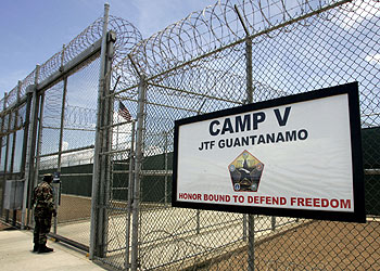 Imagen del bloque 5 de la prisión situada en la base estadounidense de Guantánamo.