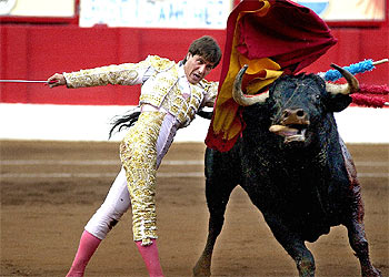 Antonio Barrera, en un momento de la corrida de la Beneficencia de Santander.