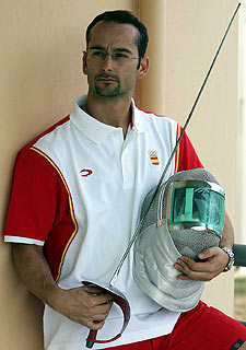 Fernando Medina  vela  sus armas.