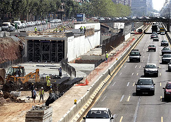 La semicobertura de la Gran Via prosigue a buen ritmo