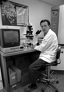 El investigador del CSAT Carlos Simón, en una imagen de archivo. rnrn JORDI VICENT