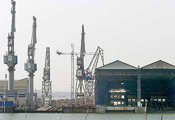 Instalaciones de los astilleros de Izar en Sevilla