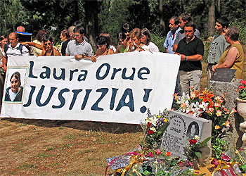 Flores en recuerdo de Laura Orue