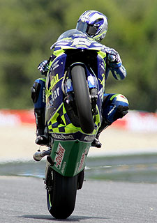 Sete Gibernau celebra su final de los entrenamientos de ayer.
