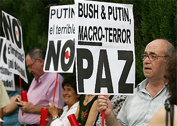MADRID, POR LA PAZ EN CHECHENIA.