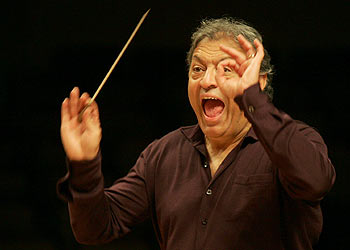 El director indio Zubin Mehta, ayer en el Auditorio Nacional. rnrn BERNARDO PÉREZ