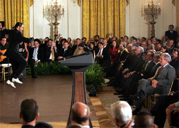 Bush asiste a un espectáculo de flamenco