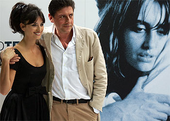 Penélope Cruz y Sergio Castellitto, durante la presentación en Madrid de  No te muevas .