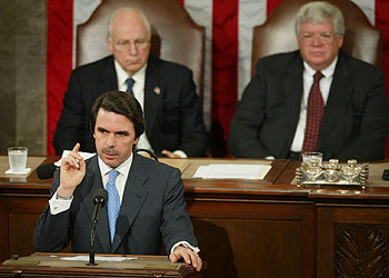 José María Aznar, delante de Dick Cheney, durante su intervención en el Capitolio el pasado febrero.
