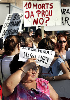 3.000 Vecinos de Villalonga contra un punto negro