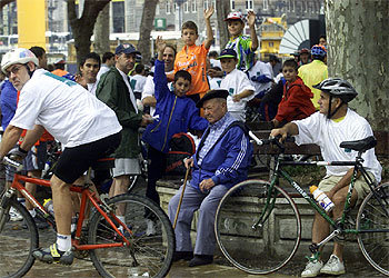 Los coches, aparcados