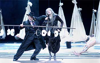 Una imagen de la representación de 'Cien años de soledad', en versión coreográfica de Johann Kresnik.