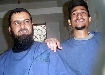 CONDENAS A MUERTE POR EL ATENTADO DEL 'USS COLE'.