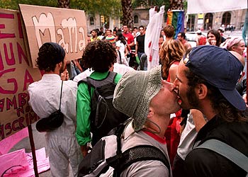 Imagen de la manifestación del Orgullo Gay de 2002 en Barcelona.